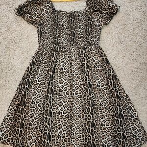 Chic Leopard Print Casual Dress